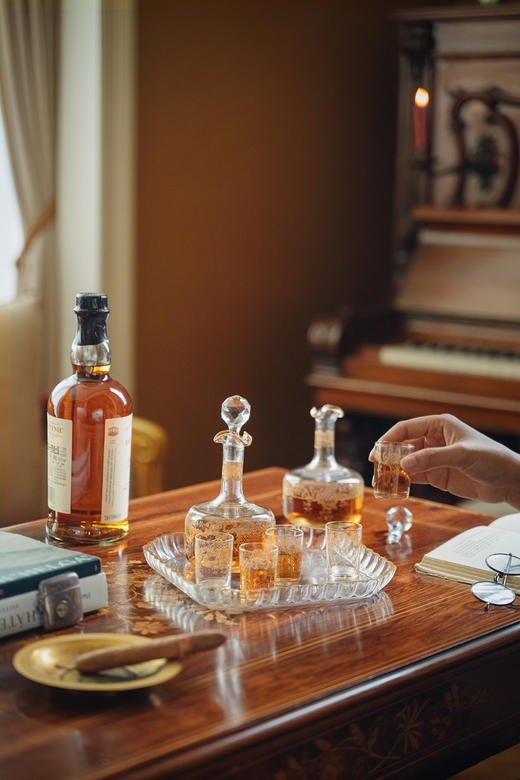 独角鹿西洋古董20世纪初法国著名水晶工坊圣路易出品24K描金修饰Talma花纹款精雕水晶酒具套件 商品图2