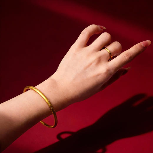 【买一送一】新年限定！灵珠 沙金古法祥云手镯 20-22g（赠同款戒指1.8g） 商品图1