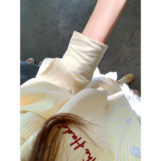 <曾小咸推荐>韩系黄色条纹刺绣长袖衬衫 商品图3