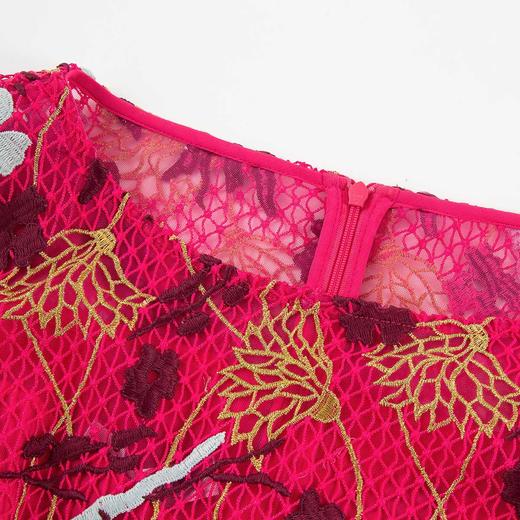 QE89B斯尔丽瑟俪春季新款一字领简洁大方连衣裙 商品图5