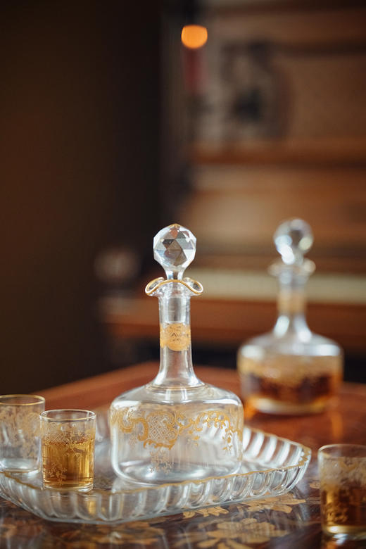 独角鹿西洋古董20世纪初法国著名水晶工坊圣路易出品24K描金修饰Talma花纹款精雕水晶酒具套件 商品图5