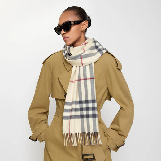 【四】BURBERRY 巴宝莉 女士格纹羊绒围巾 格子 8077884 A1450 商品图4