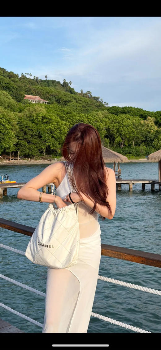 Chanel 22bag 中号 白银 油蜡牛 黑缝线 单肩包 商品图3