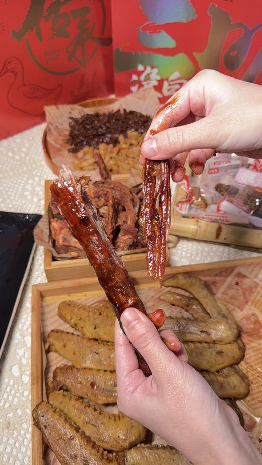 罗大胡子卤味零食大礼包礼盒零食整箱新年零食 商品图6