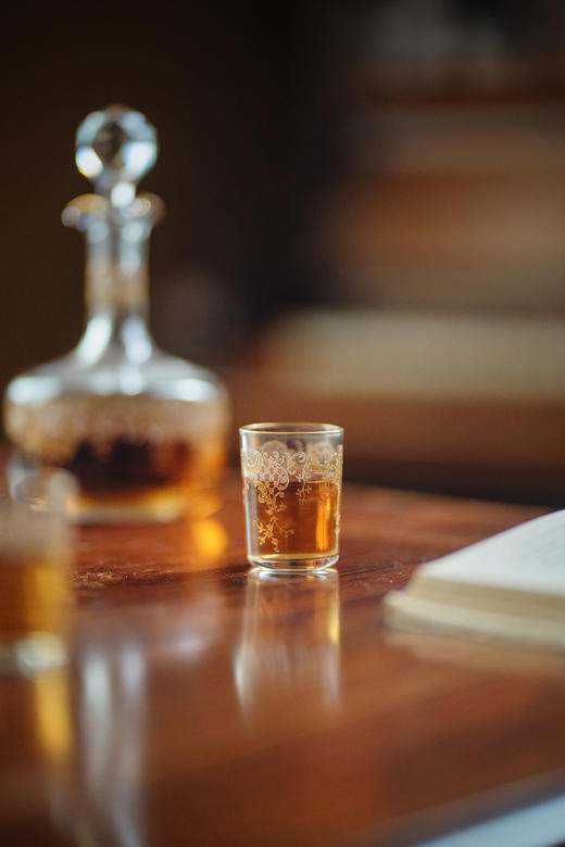 独角鹿西洋古董20世纪初法国著名水晶工坊圣路易出品24K描金修饰Talma花纹款精雕水晶酒具套件 商品图4