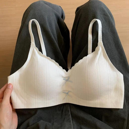 【撞色蝴蝶结❗️松弛时髦感】日系甜美蝴蝶结薄款裸感无痕舒适内衣女小胸聚拢显大无钢圈文胸罩。jc 商品图1