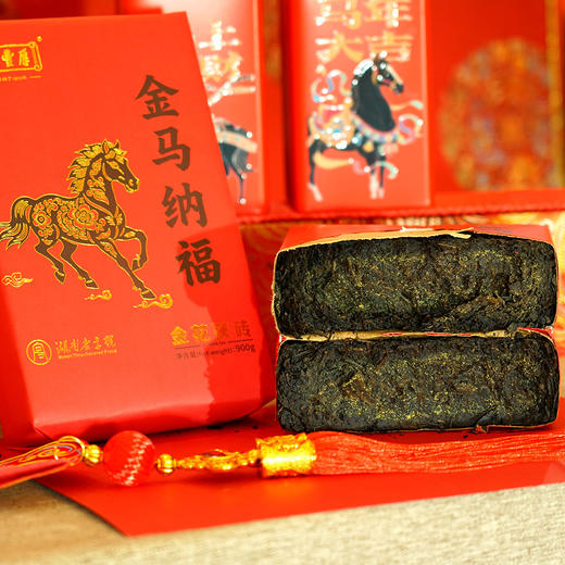 晋丰厚2026金马纳福金花茯砖茶900克生肖茶 商品图3