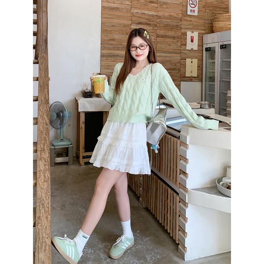 <曾小咸推荐>3.12现货秒杀 ！微信超特价！韩系蕾丝V领针织衫 日常199.99 立减110 秒杀89.99！！ 商品图4