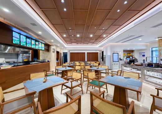 【春日赏花】黄花风铃木，满眼金黄：广西南宁广旅康养酒店（体育中心总部基地地铁站店）旅居，¥999起/单人7晚/15晚/30晚，2人起订， 近青秀山景区，解锁「五养疗愈」东方康养 商品图8