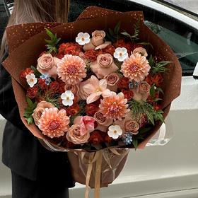 《唐顿庄园》卡布奇诺奶油桃子巧克力泡泡郁金香花束