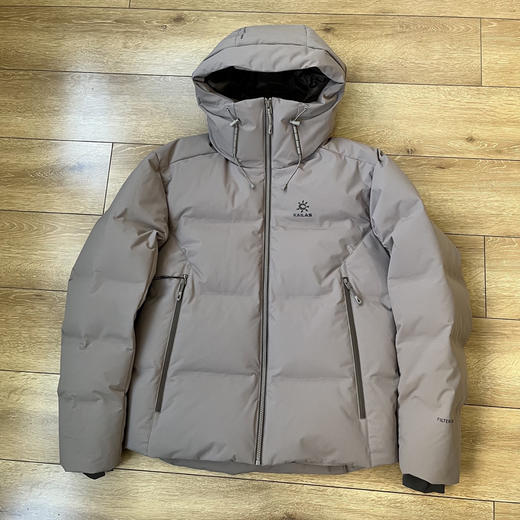 原单正品 KAILAS 达古 男士鹅绒连帽羽绒服！
黑色 灰白 深灰
S M L XL XXL
原价2600 商品图1