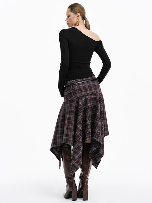 TR她热 心机代码 黑色纽结镂空带胸垫显瘦设计感斜肩打底衫上衣 商品图1