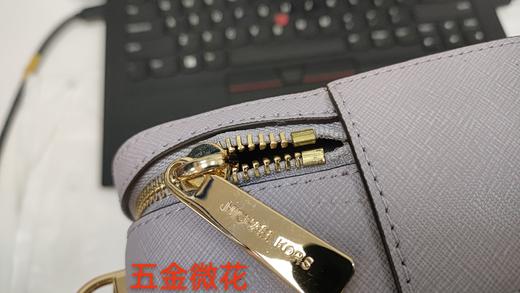 192877329268 迈克高仕MICHAEL KORSMK KARLA女士小号拉链手提单肩斜跨小方包  19x6x14cm（薰衣草紫） 商品图6