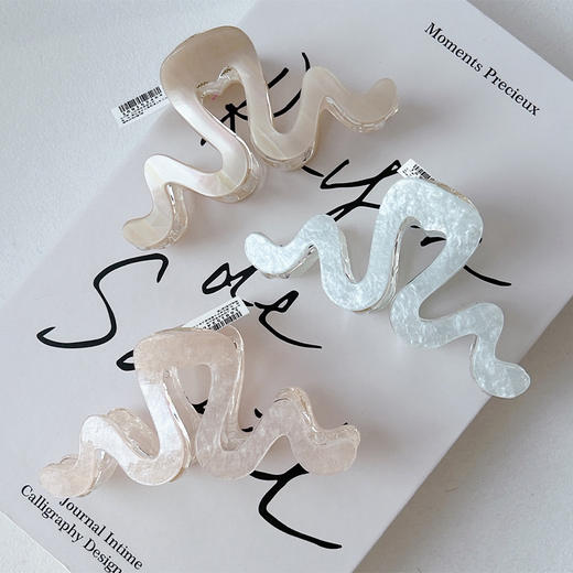 质感M贴片抓夹-纪念日百货门店同款169152456 商品图0