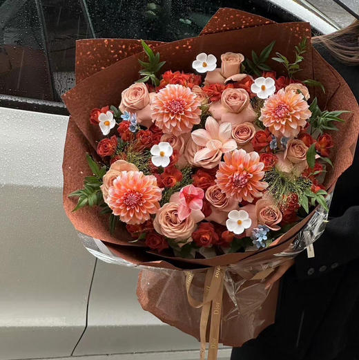 《唐顿庄园》卡布奇诺奶油桃子巧克力泡泡郁金香花束 商品图1