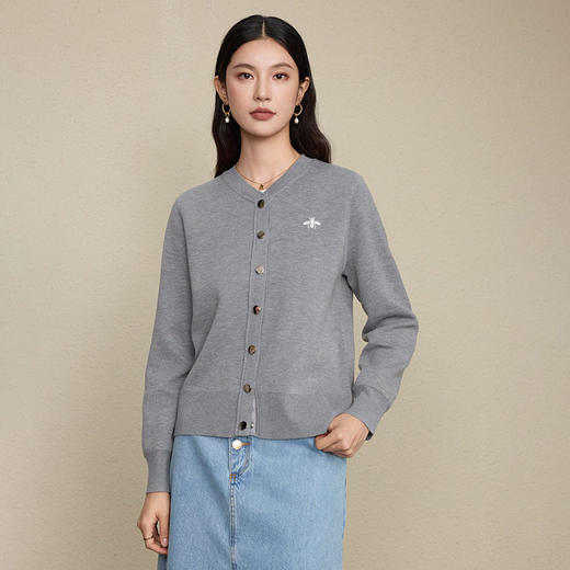 「高货rp」全新升级【铂金会员339/天猫459/差价120】(13449)洛诗琳2025秋冬新款重工小蜜蜂五角星刺绣棒球领休闲针织开衫 商品图1