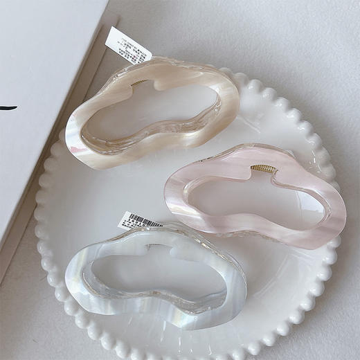 质感多色云朵抓夹-纪念日百货门店同款169152472 商品图1