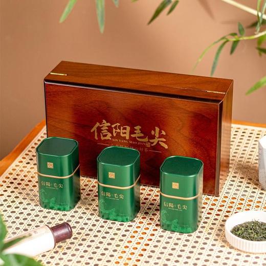 桃花木【木盒.3小铁罐毛尖（三两装左右）】40元1套.整箱12套 商品图2