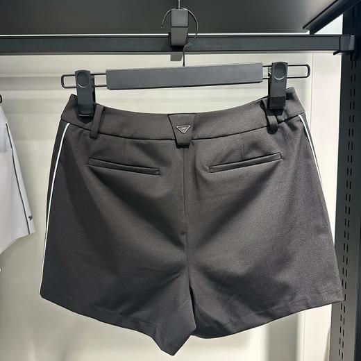 PG家新款女士撞色边短裤来啦！🆒夏天就要有一条简约短裤，巨百搭！你搭配什么上衣都可以，真的是穿搭神器！他家总是化繁为简, 然而又能将高级感完美诠释！ 商品图4