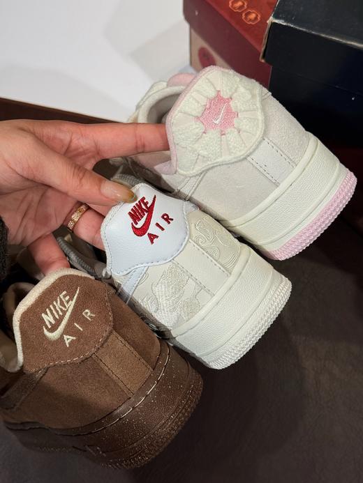 空军𝐚𝐢𝐫 𝐟𝐨𝐫𝐜𝐞 𝟏马🐎年限定板鞋来啦❗️36-45正码！⚠️马年限定白10天左右发货 商品图9