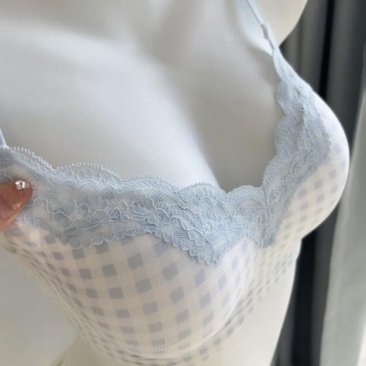 【清新甜美风❗️贴身不闷汗】果冻无痕蕾丝边内衣女大胸显小胸聚拢夏季薄款无钢圈舒适透气文胸。jc 商品图2