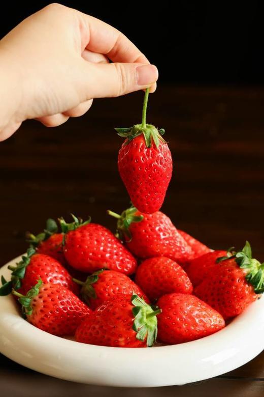 上海本地章姬奶油草莓&(甜蜜之吻)白露 商品图0