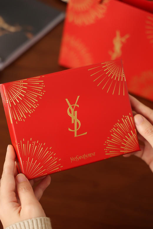 【春节不打烊】YSL圣罗兰水光啵啵唇釉礼盒装 下单赠迪奥720色1.5g口红 商品图2