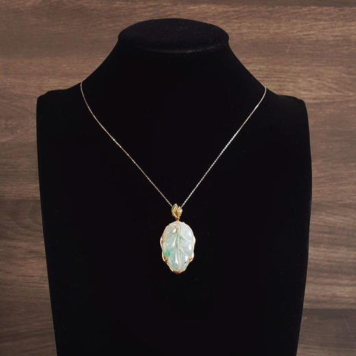 【天然正品】A货翡翠AU750黄金镶天然细腻飘绿冰种叶子（金枝玉叶）翡翠吊坠项链49.0*24.5*8.8MM（皆取最大值）101125AH25 商品图9