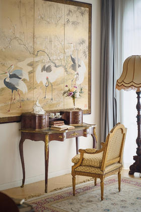 独角鹿西洋古董19世纪末法国出品细木镶嵌写字台