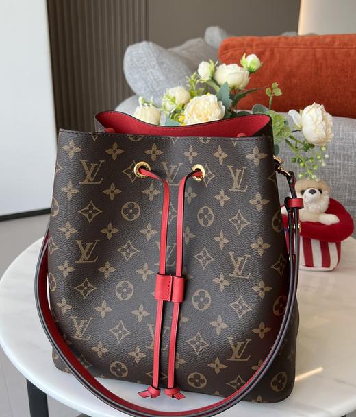 LV水桶包买包江湖地位名副其实的水桶包包的鼻祖 商品图1