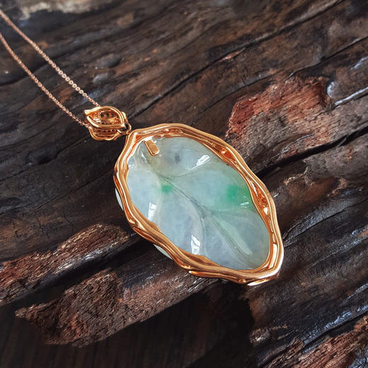 【天然正品】A货翡翠AU750黄金镶天然细腻飘绿冰种叶子（金枝玉叶）翡翠吊坠项链49.0*24.5*8.8MM（皆取最大值）101125AH25 商品图8