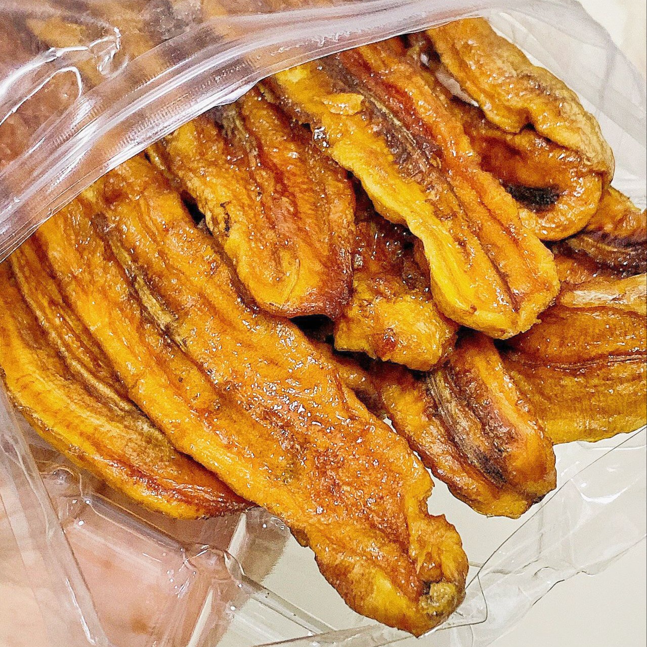 【斌哥优选】西双版纳香蕉干。香糯，比一般香蕉干更有果香~不加糖，配料只有新鲜香蕉。只取中心厚片，新鲜日期。