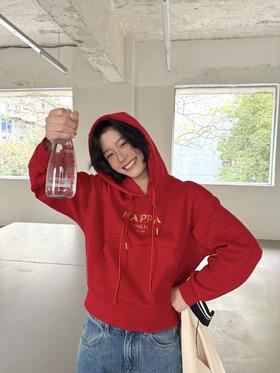 红色连帽衫太显白了！休闲感拉满