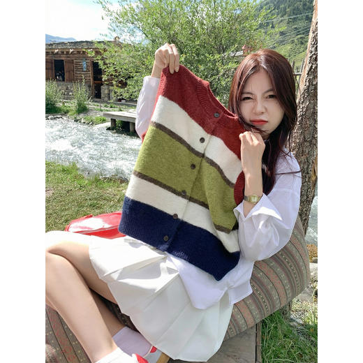 <曾小咸推荐>韩系叠穿撞色条纹毛织马甲 商品图1