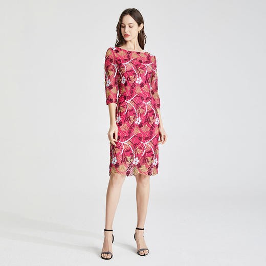 QE89B斯尔丽瑟俪春季新款一字领简洁大方连衣裙 商品图3