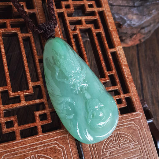 【天然正品】A货翡翠天然细腻满绿糯冰种无相御龙造型（福运亨通）翡翠吊坠项链62.6*34.4*8.9MM（皆取最大值）101125AH15 商品图3