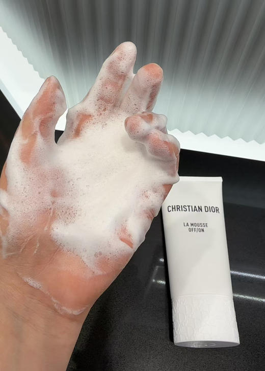 洗卸合一！Dior迪奥全新睡莲洁面深彻清洁保湿泡沫洗面奶150ml 商品图3