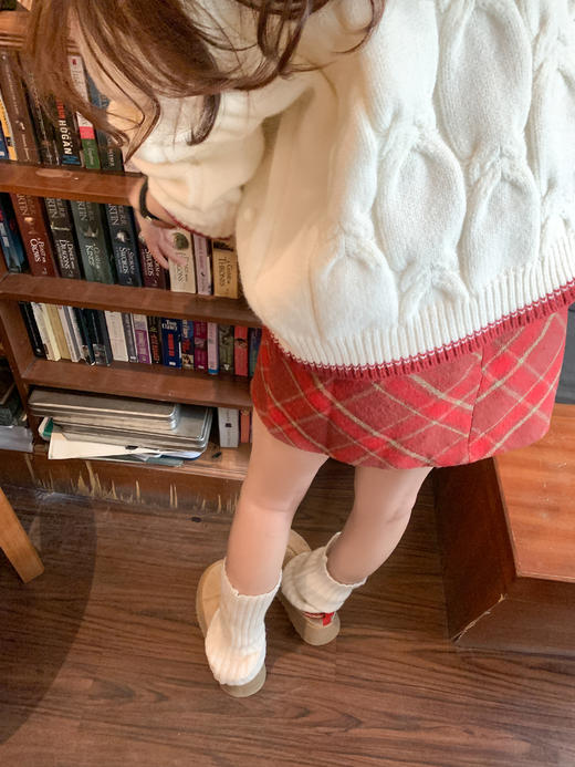 <曾小咸推荐>现货秒杀 ！微信超特价！韩系花朵刺绣毛衣 日常239.99 立减140 秒杀99.99！！ 商品图9