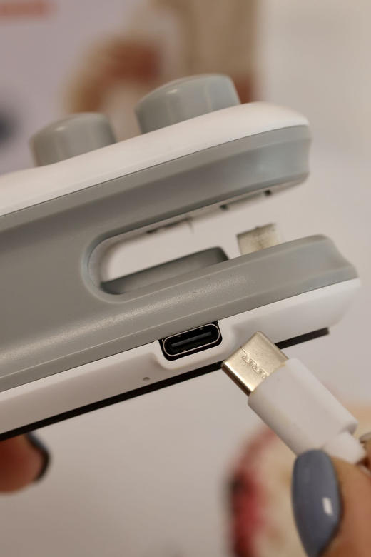 👍年货节❗家家户户必备🔥特惠福利💥9.9疯抢💥💥出口品质 【迷你磁吸便携封口机】防潮防虫完美封口！⚡轻轻一拉秒密封✔️比食品夹更严实！ 商品图3