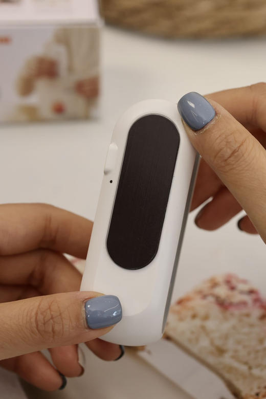 👍年货节❗家家户户必备🔥特惠福利💥9.9疯抢💥💥出口品质 【迷你磁吸便携封口机】防潮防虫完美封口！⚡轻轻一拉秒密封✔️比食品夹更严实！ 商品图5