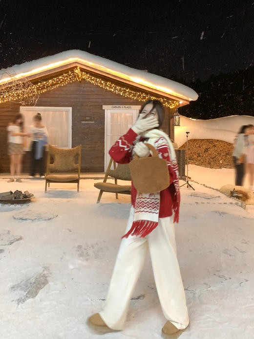 <曾小咸推荐>现货秒杀 ！微信超特价！红色提花系扣毛衣 日常199.99/件 立减110 秒杀89.99/件！！ 商品图8