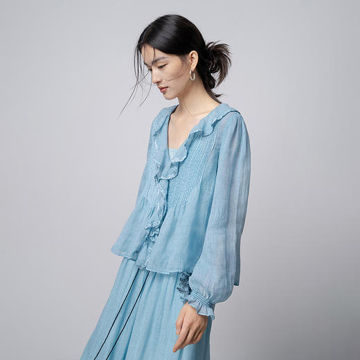 【林栖设计小店】与风共奏|手工炒色苎麻天蓝色温柔荷叶边牙签褶2026春新款衬衣1961180 商品图9