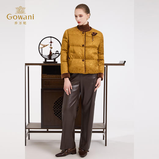 【鹅绒】乔万尼新品精致轻奢提花无领蓬松保暖短款ED4T856301羽绒服ED4T856 商品图3