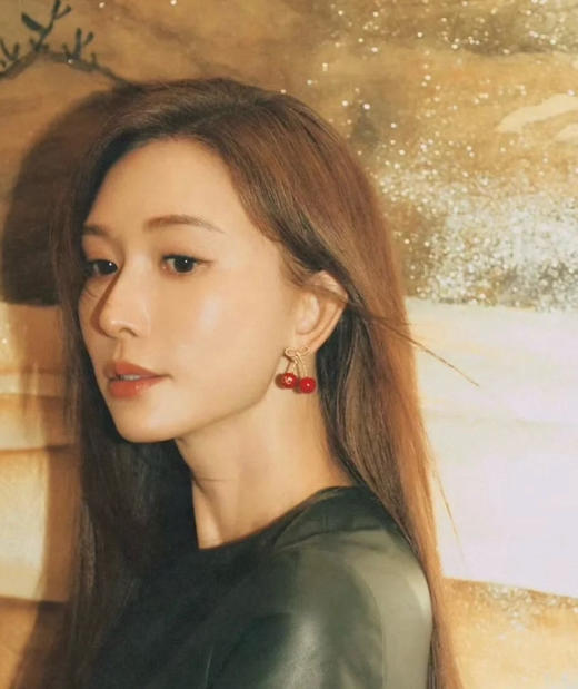 华伦天奴红樱桃耳钉 商品图5