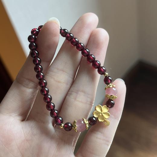 【敦煌桃缘·石榴石小花手串】敦煌小众石榴石桃花手串 女款闺蜜百搭小众轻奢手饰品 商品图8