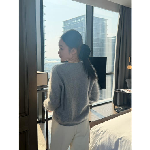 2601313    羊绒拉毛+珍珠扣 开衫 商品图8