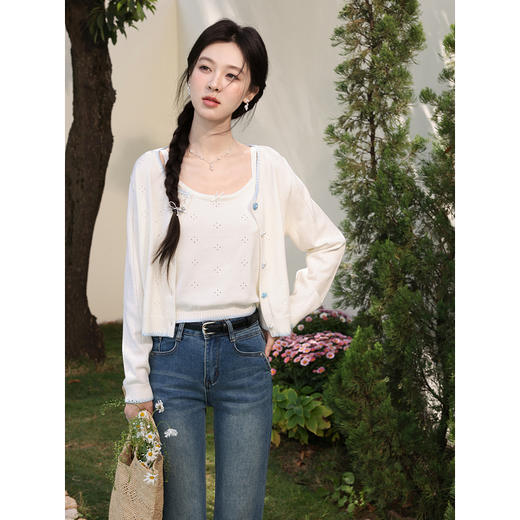 鹿向南「云蓝春序」米白色吊带针织衫女春季新款修身短款上衣 商品图3