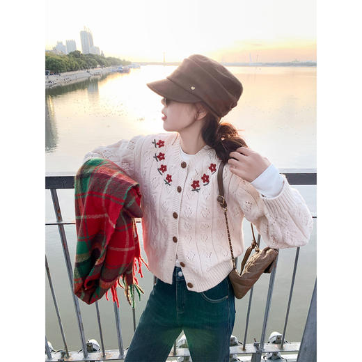 <曾小咸推荐>现货秒杀 ！微信超特价！韩系刺绣毛衣开衫 日常199.99 立减110 秒杀89.99！！ 商品图2