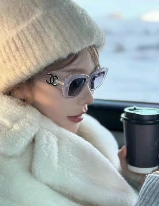 一店k （客供进口醋酸板材！）当你拥有这幅墨镜 你就会拥有无数张超帅的自拍！！好看炸了！方圆脸也闭眼拍！真的好看又高级 还得是小香！墨镜一带感觉已经在巴黎了！辛芷蕾王一博同款 商品图4