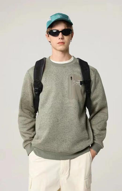 D012253立裁压胶口袋冬季加绒打底休闲套头圆领拼色卫衣 商品图7